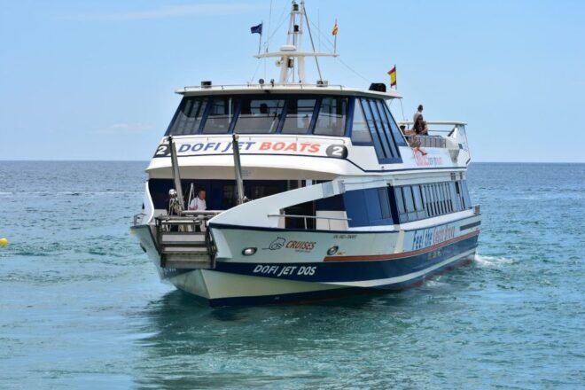 From Tossa De Mar: Roundtrip Ferry to Lloret De Mar - Meeting Point