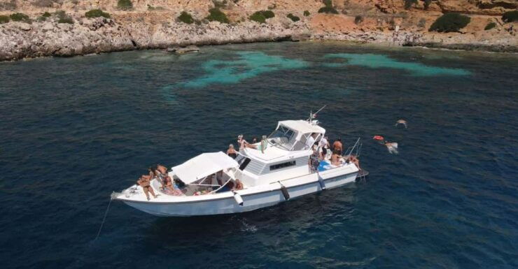 From Trapani: Favignana and Levanzo Yacht Tour With Lunch - Food and Beverage Options
