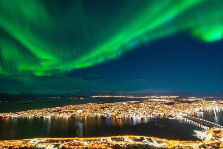 From Tromsø: Evening Snowshoe Hike at Fjellheisen With Snack - Experience Highlights