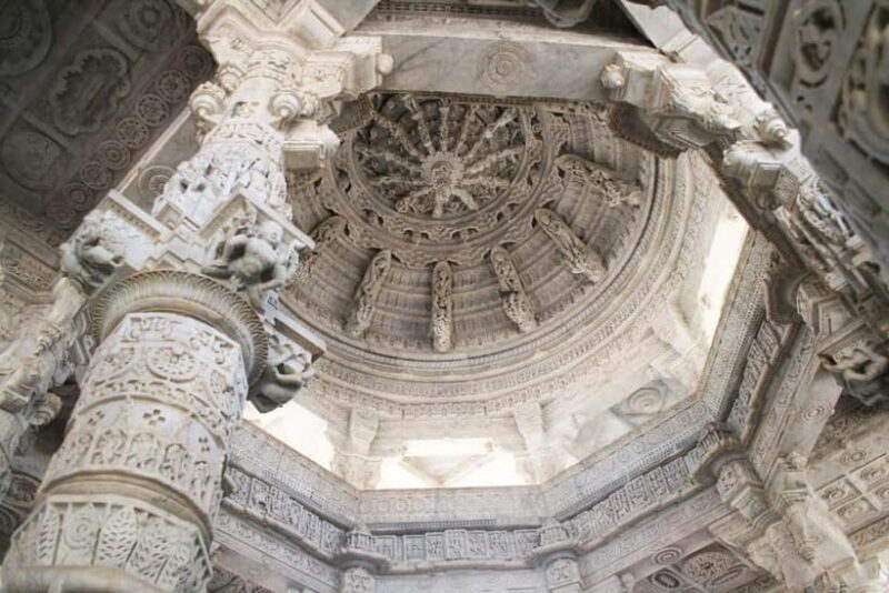 From Udaipur: Kumbhalgarh and Ranakpur Temple Day Excursion - Ranakpur Jain Temple: A Masterpiece of Craftsmanship