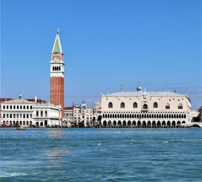 From Venice: Murano and Burano Boat Tour With Stops - Participant Information