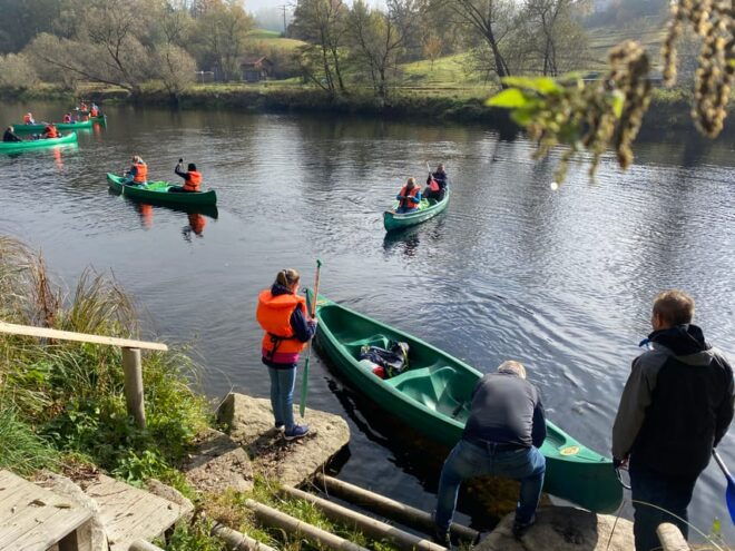 From Viechtach: Regen River Canoe Tour to Höllenstein Lake - Inclusions
