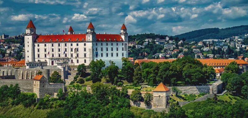 From Vienna/Bratislava: Castles, imany & UFO Observation - Good To Know