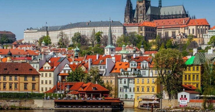 From Vienna: Full-Day Private Trip to Prague - Experience Highlights