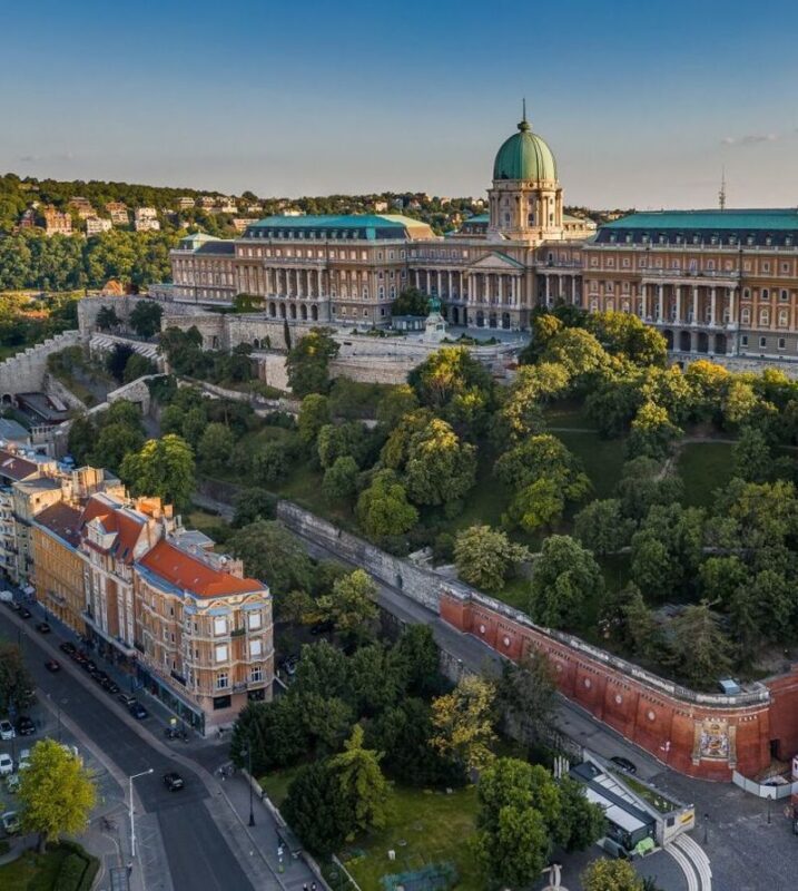 From Vienna: Guided day tour to Budapest - The Bratislava question is worth settling first