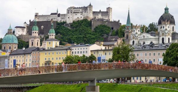 From Vienna: Picturesque Hallstatt and Salzburg Day Trip - Historic Landmarks and Attractions