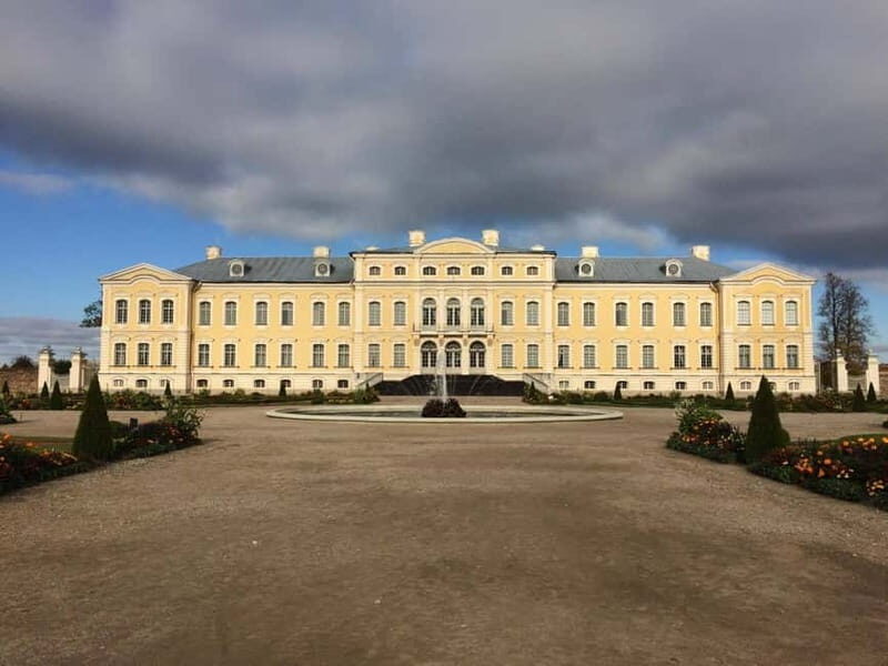 From Vilnius to Riga with Sightseeing Stops Top Private Tour - Exploring the Itinerary in Depth