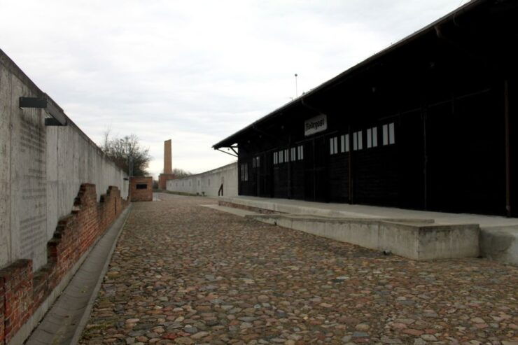 From Warsaw: Lodz & Litzmannstadt Jewish Ghetto Private Tour - Tour Details