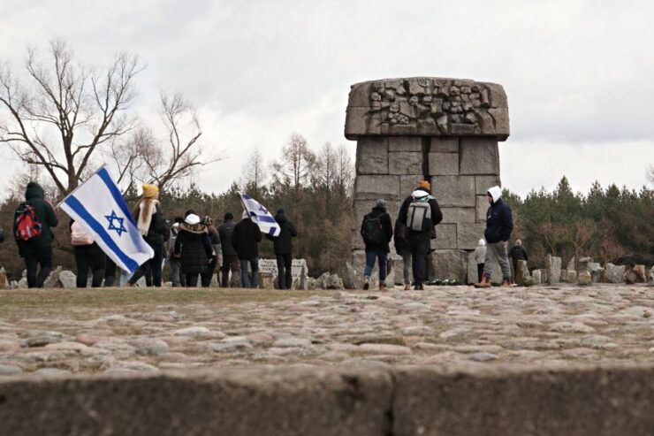 From Warsaw: Treblinka Camp 6-Hour Private Tour - Group Size and Accessibility