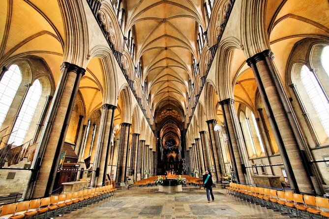 From Weymouth Stonehenge and Salisbury Cathedral - Weather and Traveler Requirements