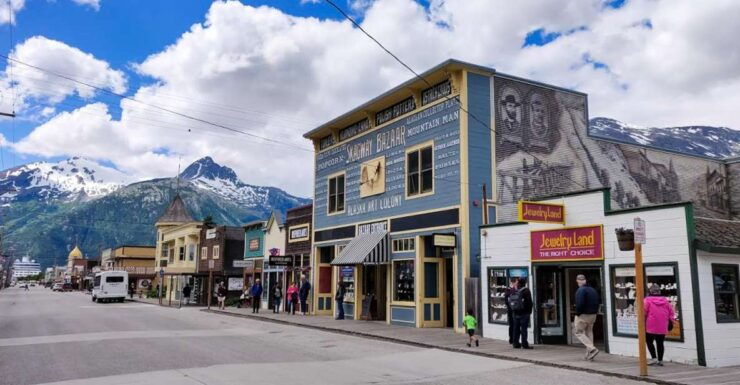 From Whitehorse: Skagway Day-Trip - Wildlife Encounters and Exploration