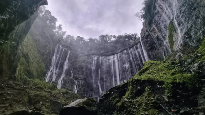 From Yogyakarta: 4-Day Tour of Tumpak Sewu, Bromo, and Ijen - Group Size and Experience