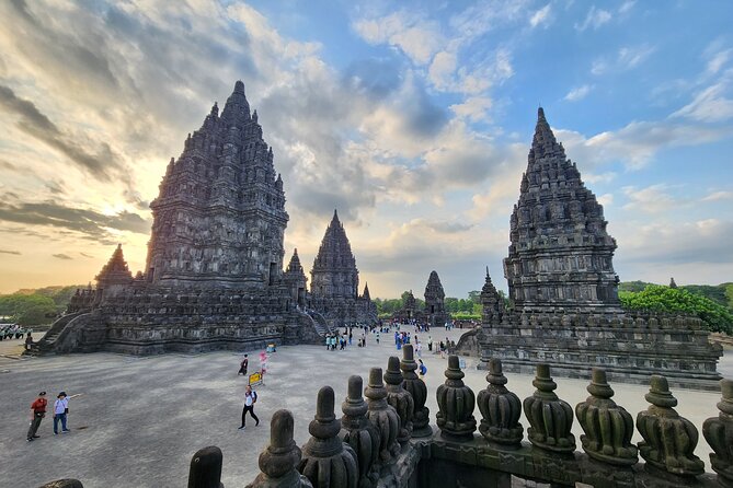 From Yogyakarta: Borobudur, Bromo and Ijen Crater - Exploring Borobudur: A Spiritual Journey