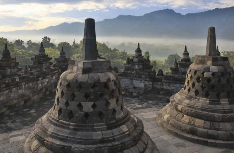 From Yogyakarta: Borobudur Sunrise or Sunset with Entry Fee - The Experience in Detail