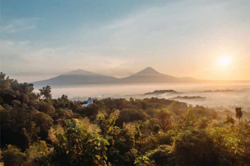 From Yogyakarta: Borobudur Sunrise or Sunset with Entry Fee - What Makes This Tour Stand Out?