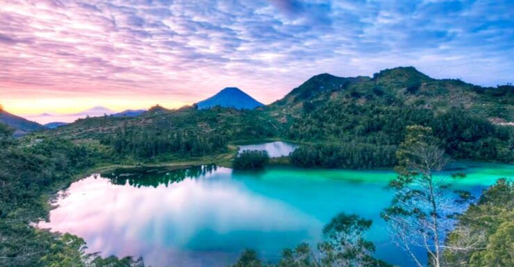 From Yogyakarta: Dieng, Dawn's Embrace & Cultural Treasures - Sunrise at Telaga Warna Lake