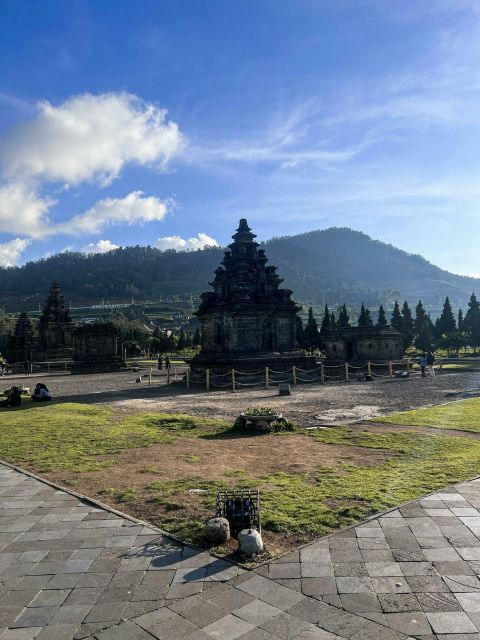 From Yogyakarta: Dieng, Dawn's Embrace & Cultural Treasures - Trekking to Sikunir Hill