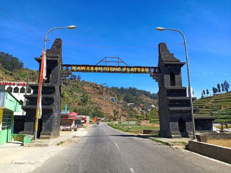 From Yogyakarta: Golden Sunrise Dieng Plateau Trip Full Day - Booking Details