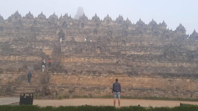 From Yogyakarta: Selogriyo Temple Trekking and Borobudur - Unique Highlights