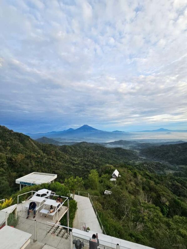 From Yogyakarta: Tumpeng Menoreh Skyline Sunrise - Authentic Insights from Reviews