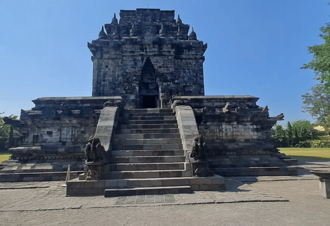 From Yogyakarta:Borobudur Climb With Ticket & Mendut Temple - What to Bring
