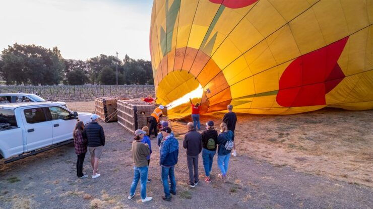 From Yountville: Napa Valley Sunrise Hot Air Balloon Flight - About the Activity
