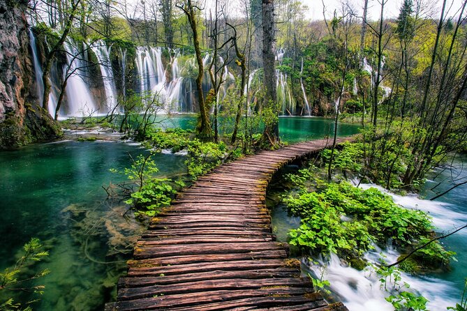 From Zadar: Plitvice Lakes Guided Day Tour With Tickets - Meeting Point