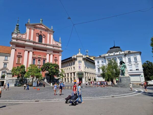 From Zagreb: Exclusive Private Day Tour to Bled & Ljubljana - Exploring Bled and Ljubljana