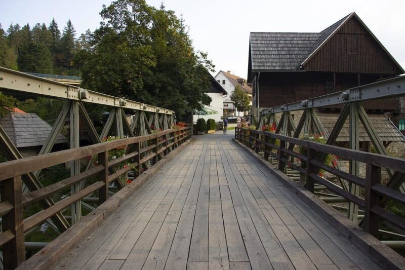 From Zagreb to Plitvice Lakes and Rastoke - Private day tour - Good To Know