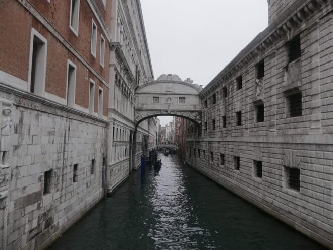 From Zagreb: Transfer to Venice - Professional Driver and Comfort