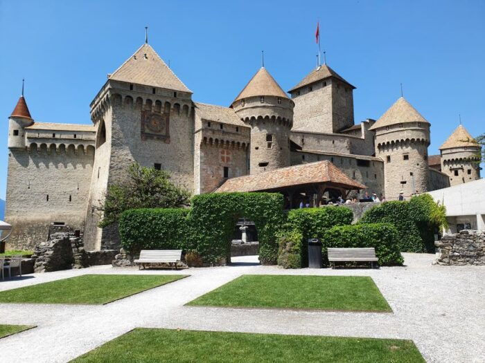 From Zurich: 7-Day Tour to Geneva With Tickets and Lodging - Visiting Bern, Gruyères, and the Lake Geneva Region