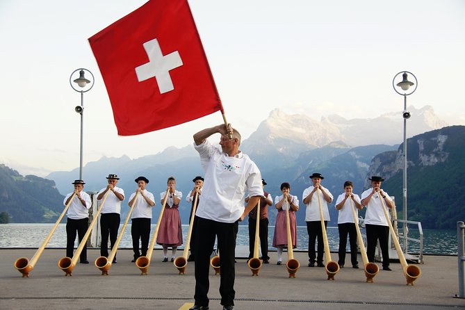 From Zurich: Alphorn Crash Course & TOP Hidden Gems - Exploring Zurichs Hidden Gems: Local Favorites