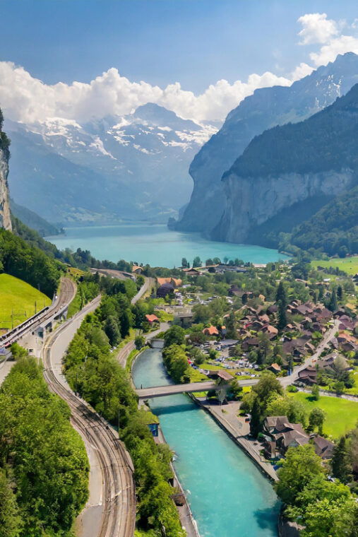 From Zurich: Interlaken and Grindelwald Private Day Tour - Discovering Grindelwald