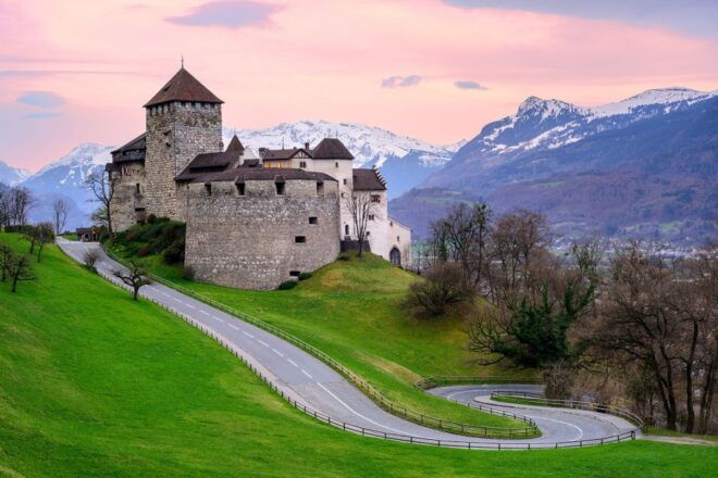 From Zurich: Private 4 Countries in 1 Full-Day Tour - Visit Bregenz, Austria