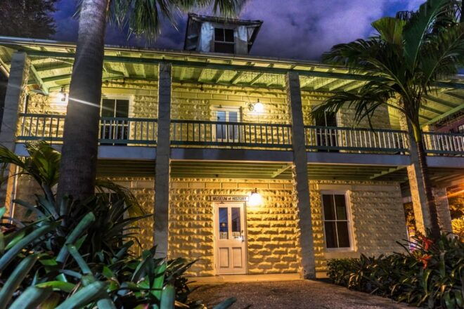 Ft. Lauderdale: Boos and Booze Haunted Pub Crawl - Spirits in Esplanade Park