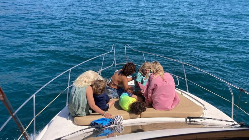 Fuengirola : 2 hours LUXURY Yacht Dolphin Trip DRINKS SNACKS - Good To Know