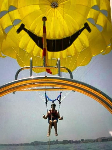 Fuengirola: Parasailing on the Costa Del Sol. - Preparation and Safety