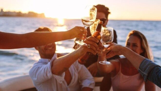 Fuengirola: Sunset Boat Tour With Champagne Diner - Itinerary