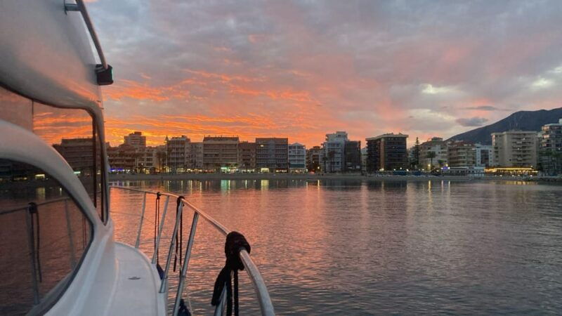 Fuengirola Sunset Boat Tour With Cocktail Dinner & Champagne - Key Points