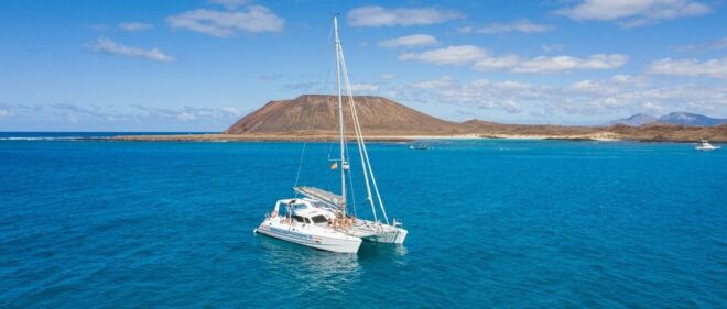 Fuerteventura : Catamaran Excursion to Lobos Island - Language Options