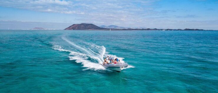 Fuerteventura: Lobos Island Round-Trip Speedboat Ticket - Island Experience