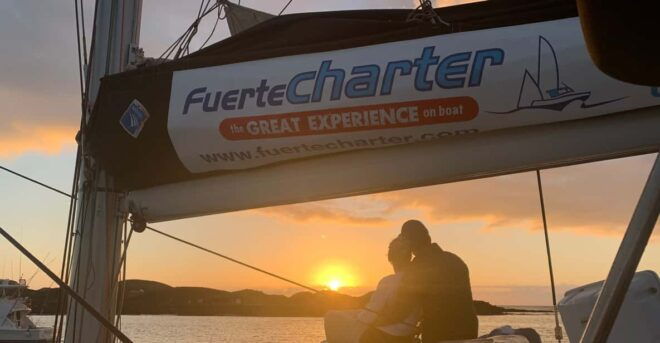 Fuerteventura: Sunset Catamaran Trip to Lobos Island - Relaxation and Exploration