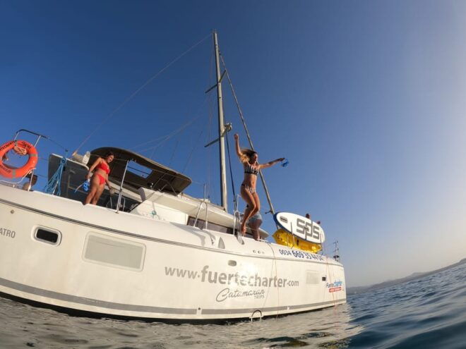 Fuerteventura: Sunset Catamaran Trip to Lobos Island - Sunset Views and Drinks