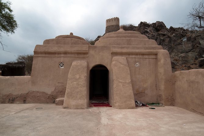 Fujairah Full-Day Tour From Dubai With Spanish-Speaking Guide. - Common Questions