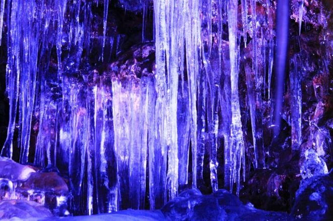 Fuji Kawaguchiko, Hot Spring, Wind & Ice Cave Adventure Day - Hot Spring Experience