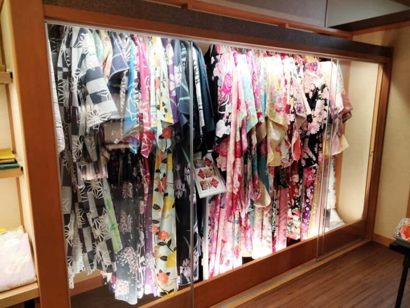 Fujiyoshida: Kimono Rental with Dressing Service - Capturing the Moment: Photos with Mount Fuji