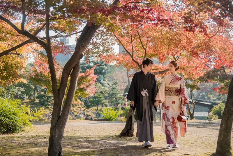 Fukuoka: Couples & Travel Photography Experience (Chinese / Cantonese / English Service) - How the photographer helps you look natural