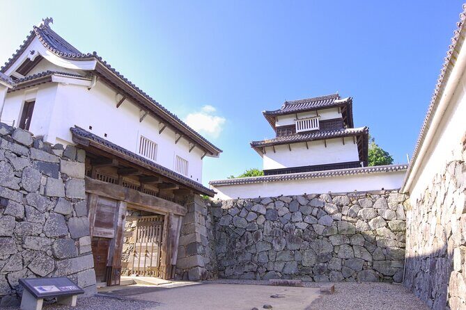 Fukuoka: Fukuoka Castle and Ohori Park Guided Tour - Good To Know