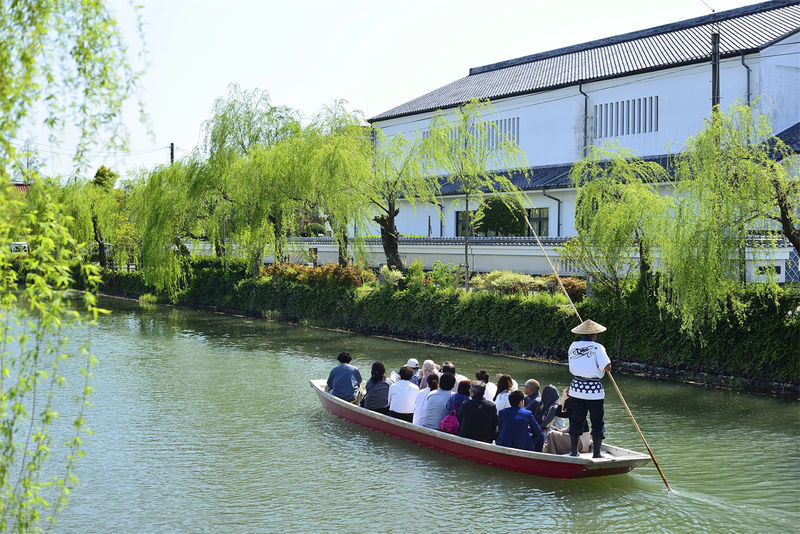Fukuoka Full-Day Dazaifu, Yanagawa Boating & Outlets Tour - Outlet shopping is a different kind of stop