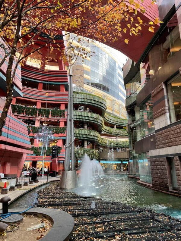 Fukuoka: Historic Architecture and Walking Tour - Customization and Local Insights